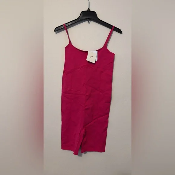 Fabletics SculptKnit Jumpsuit in Vibrant Pink Women’s size medium NWT - Picture 2 of 7